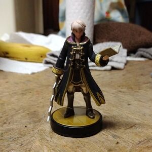 Super Smash Brothers Robin Amiibo